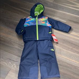 NWT North face 2 piece snowsuit